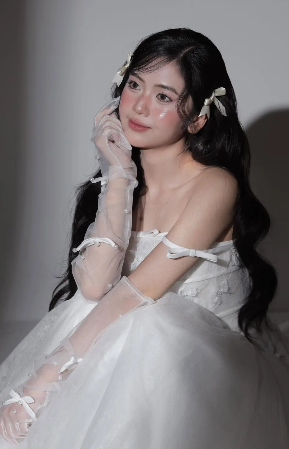 Không gian studio cưới và đội ngũ nhiếp ảnh, trang điểm